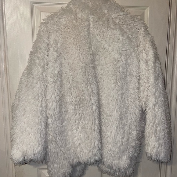 🤍⚡️EXPRESS WHITE FAUX FUR SHERPA JACKET/COAT ⚡️🤍 - Picture 4 of 8